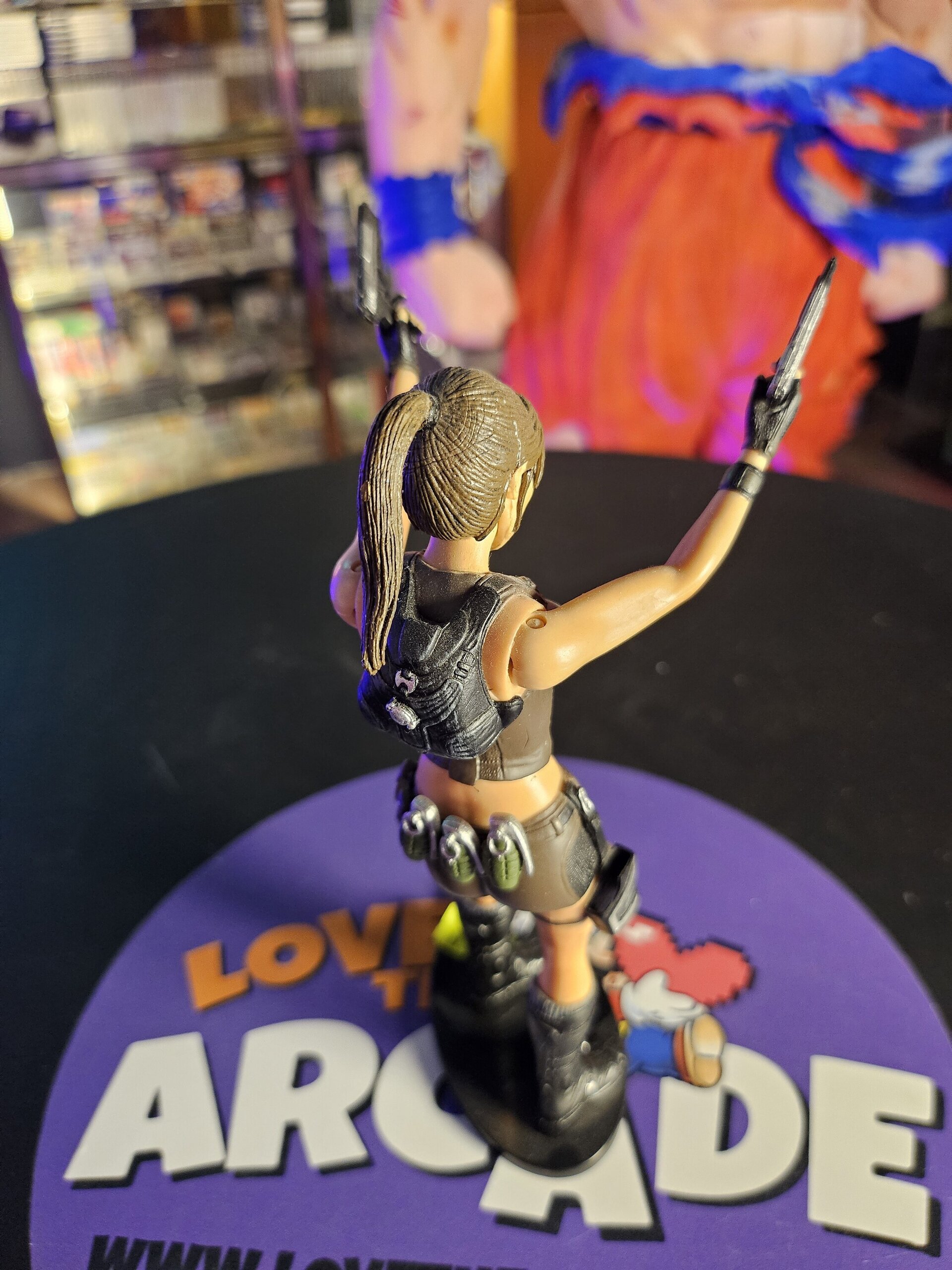 FIGURA DE TOMB RAIDER - 3