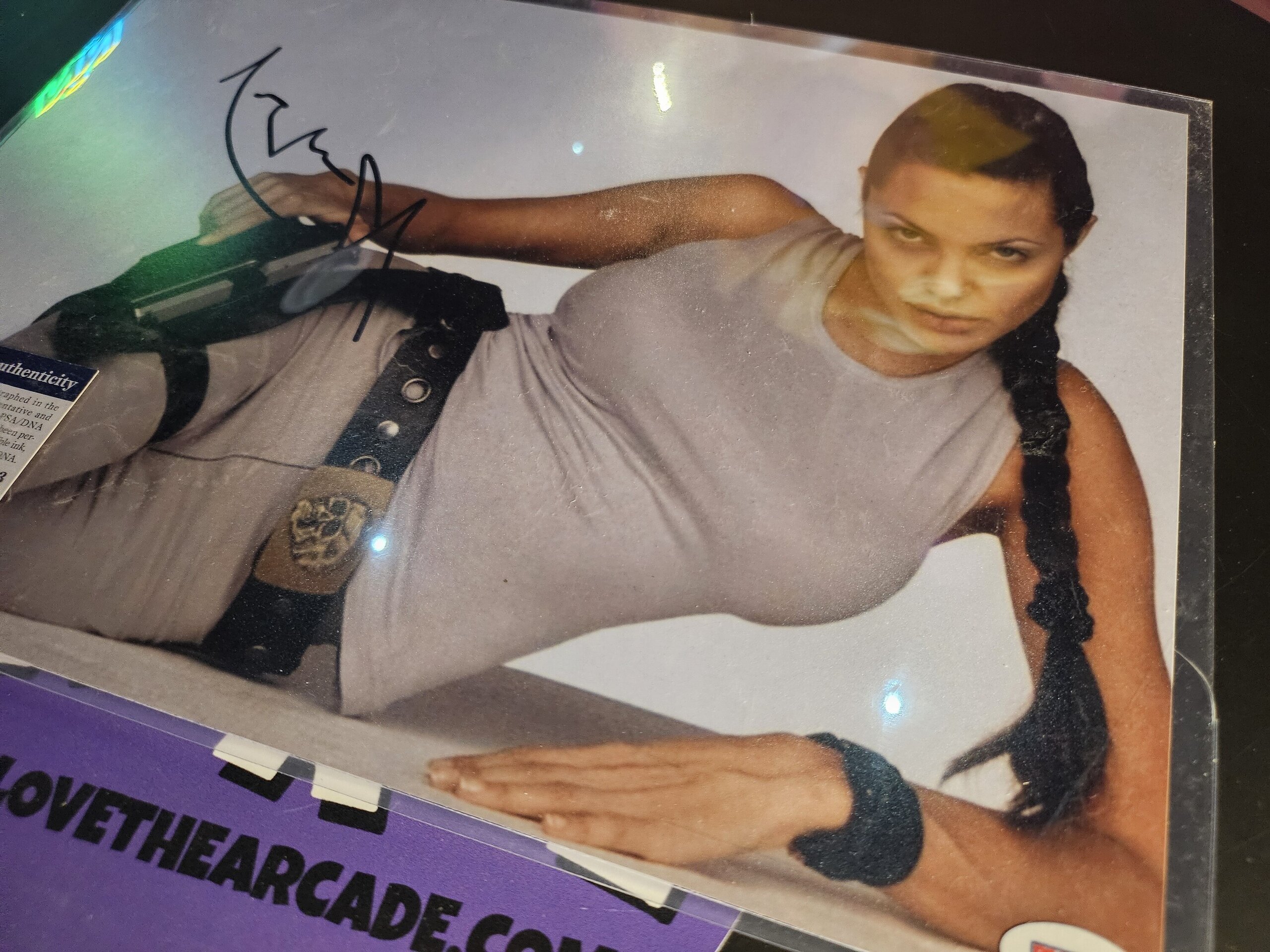 AUTOGRAFO DE ANGELINA JOLIE (FOTOGRAFIA DE LARA CROFT) CERTIFICADO PSA - 6