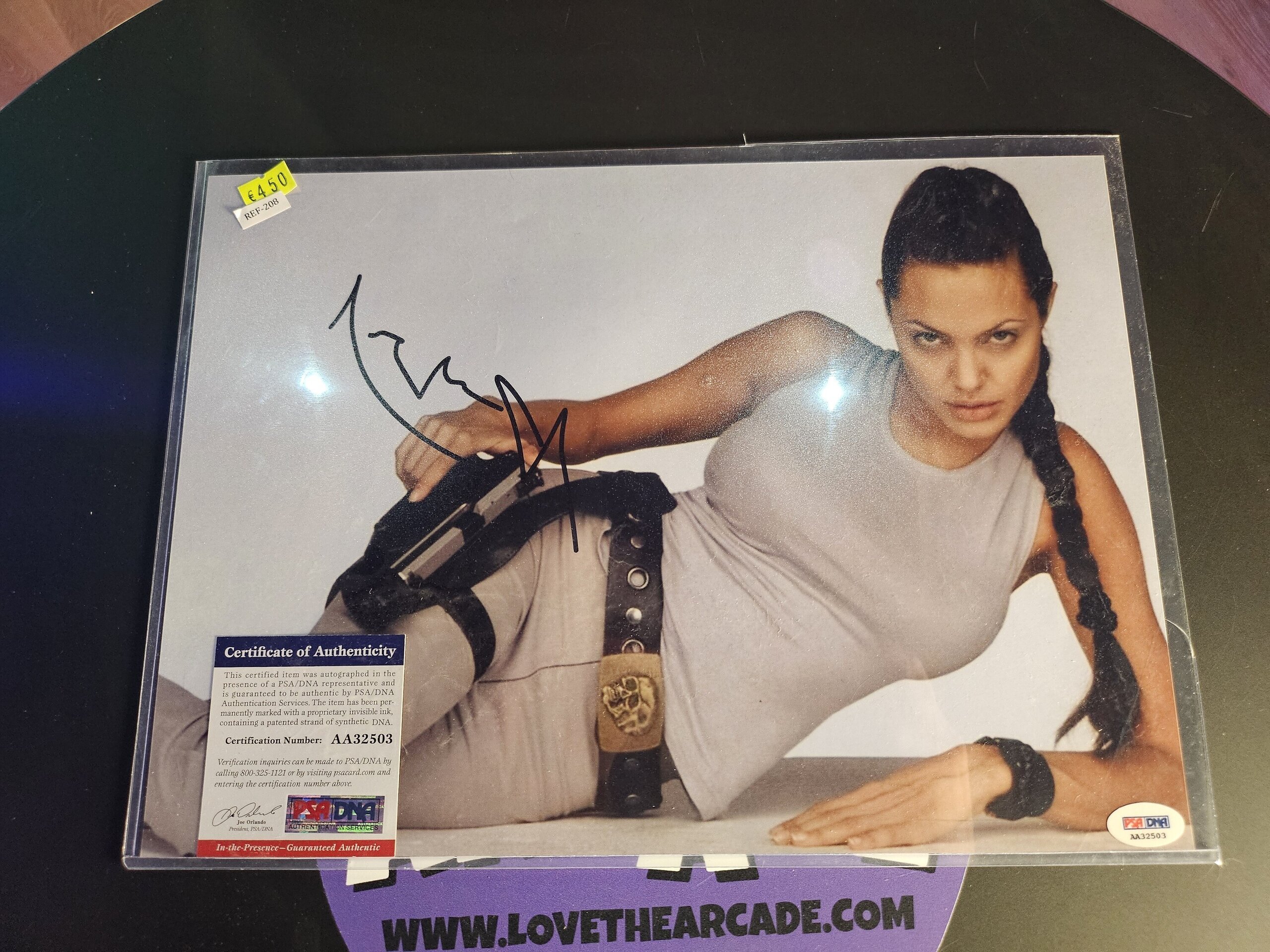 AUTOGRAFO DE ANGELINA JOLIE (FOTOGRAFIA DE LARA CROFT) CERTIFICADO PSA - 3