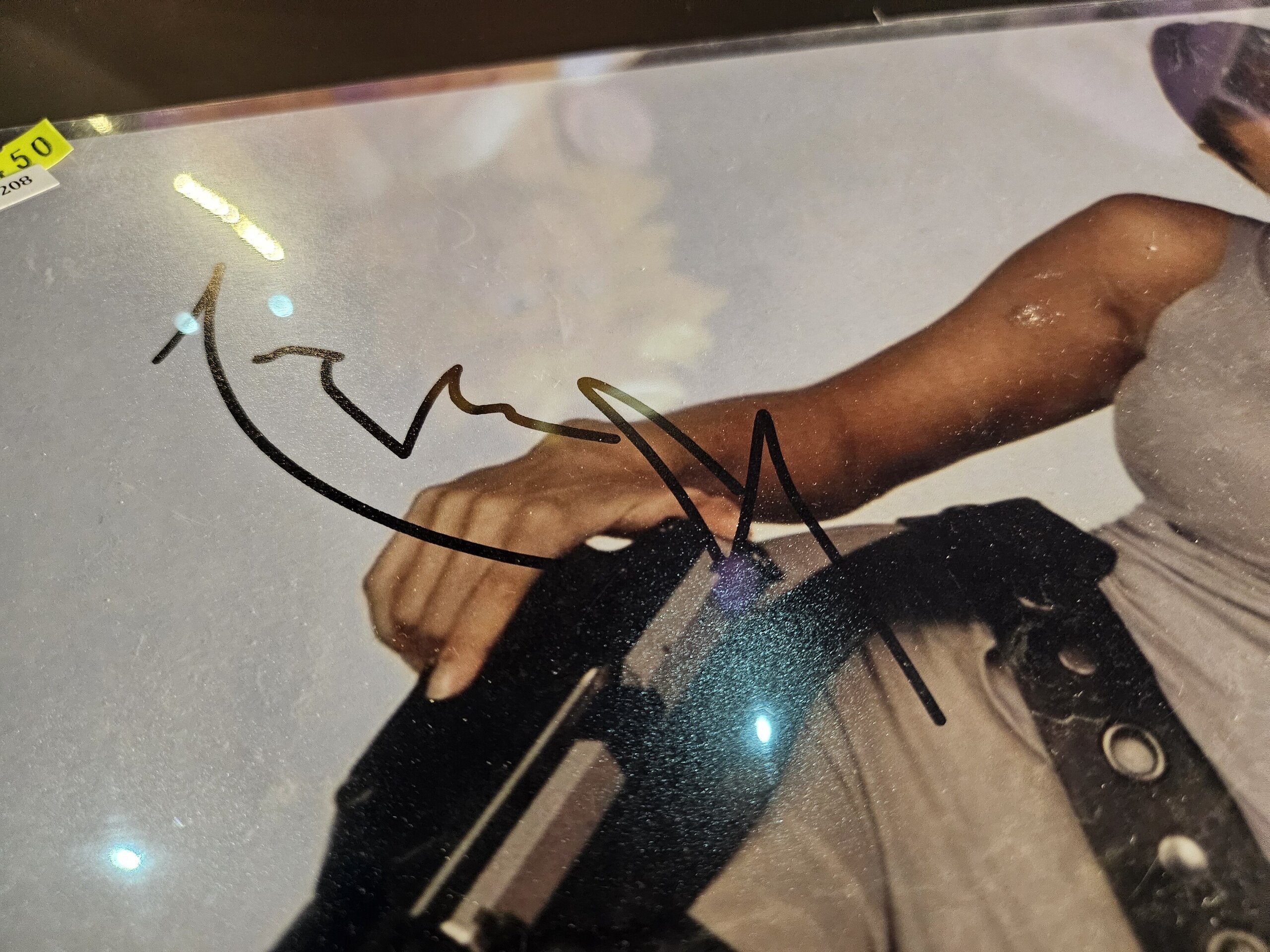 AUTOGRAFO DE ANGELINA JOLIE (FOTOGRAFIA DE LARA CROFT) CERTIFICADO PSA - 4
